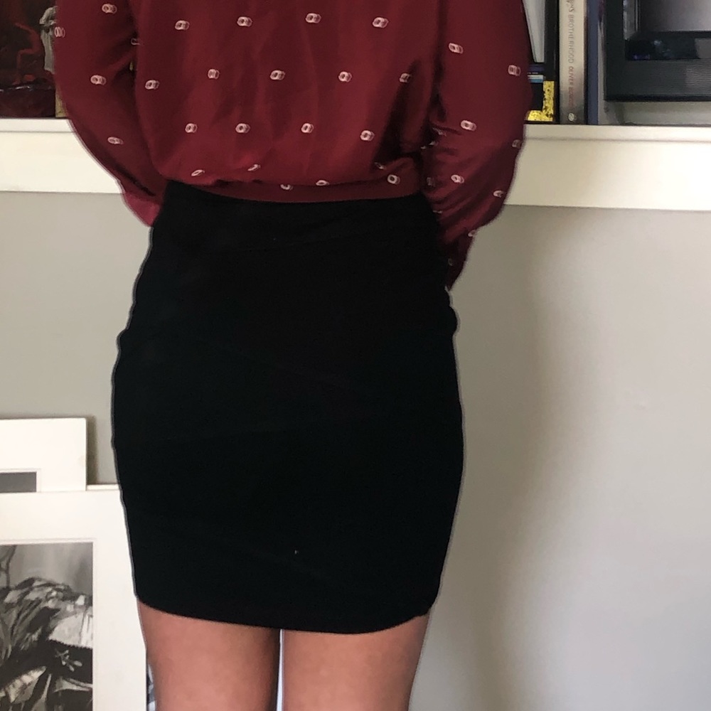 Black skirt for all occasions.